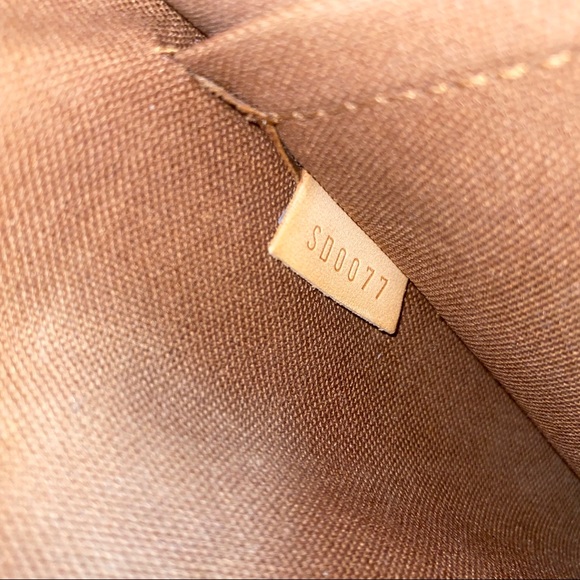 Louis Vuitton Popincourt Monogram Shoulder Bag - Picture 15 of 16